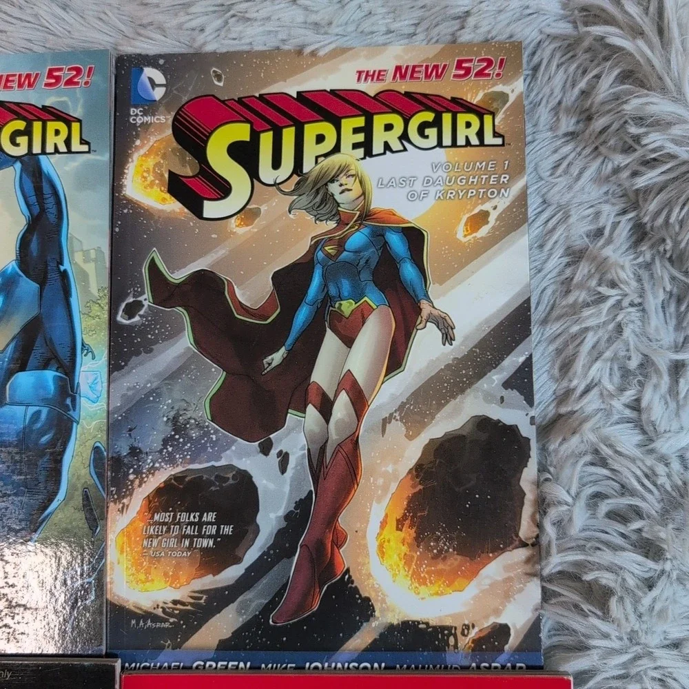 Lot‎ Of 4 Captain Marvel Supergirl Marvel Comics DC Comics Illustrated